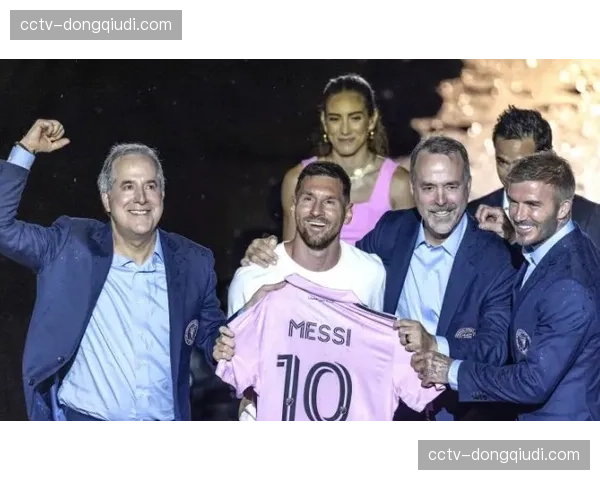 2026世界杯官方用球“Journey”在纽约正式发布